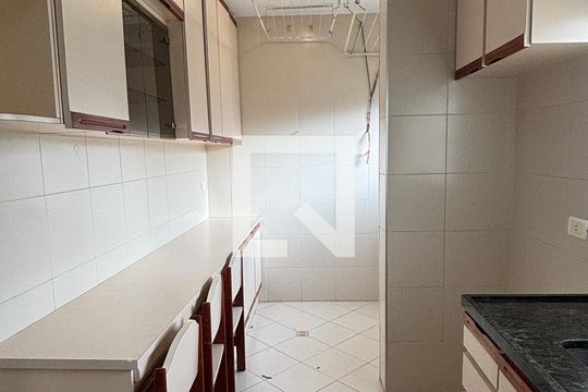 Cozinha de apartamento para alugar com 2 quartos, 60m² em Jardim Ipanema, Santo André