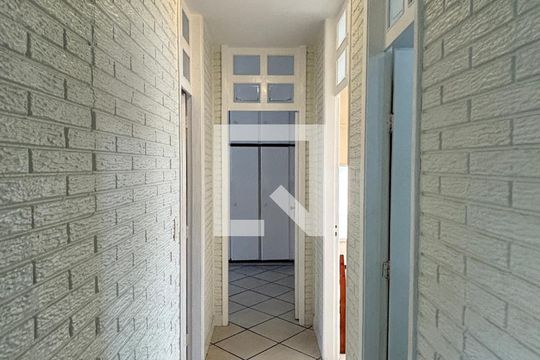 Corredor de apartamento à venda com 2 quartos, 60m² em Jardim Ipanema, Santo André