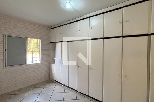 Quarto 1 de apartamento para alugar com 2 quartos, 60m² em Jardim Ipanema, Santo André