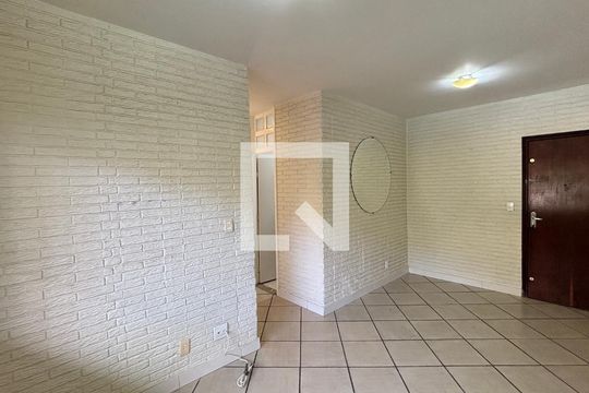 Sala  de apartamento para alugar com 2 quartos, 60m² em Jardim Ipanema, Santo André