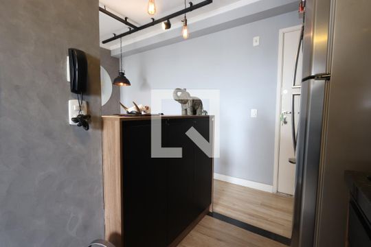 Cozinha de apartamento à venda com 2 quartos, 55m² em Vila Ivone, São Paulo