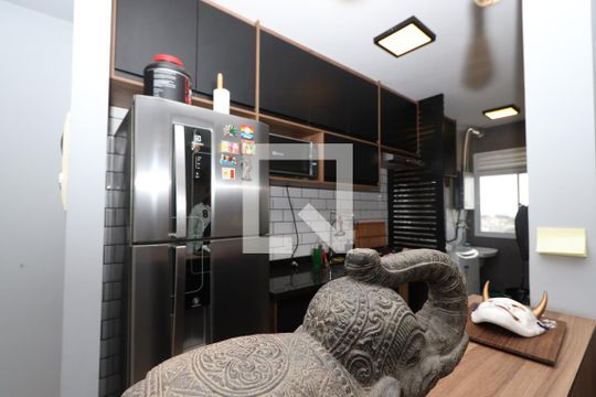 Cozinha de apartamento à venda com 2 quartos, 55m² em Vila Ivone, São Paulo