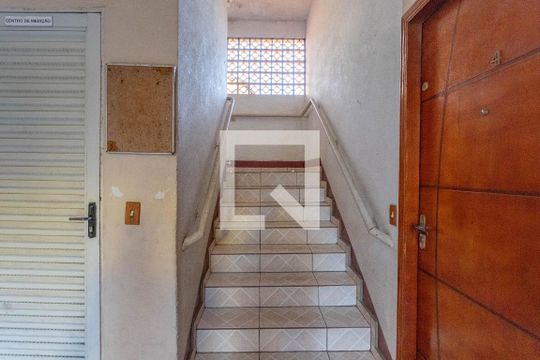 Entrada de apartamento à venda com 2 quartos, 51m² em Campanário, Diadema
