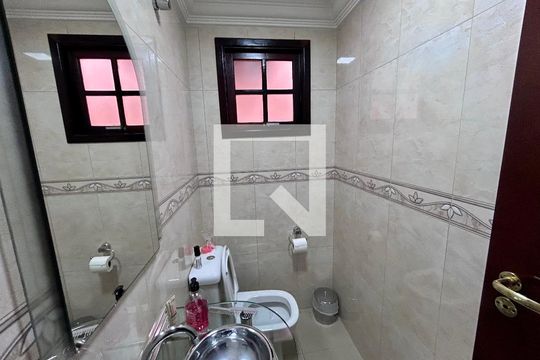 Lavabo 1 de casa à venda com 3 quartos, 206m² em Jardim Santa Clara, Guarulhos
