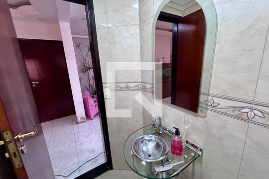 Lavabo 1 de casa à venda com 3 quartos, 206m² em Jardim Santa Clara, Guarulhos