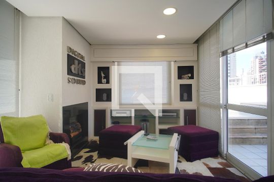 Sala 2 de apartamento à venda com 3 quartos, 340m² em Centro, Novo Hamburgo