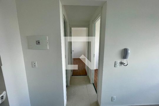 Corredor de apartamento para alugar com 2 quartos, 32m² em Parque Novo Mundo, São Paulo