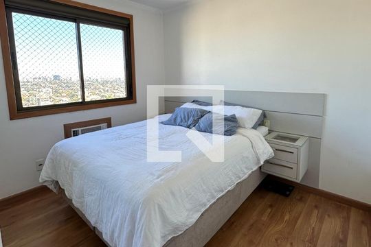 Suíte de apartamento à venda com 3 quartos, 80m² em Vila Jardim, Porto Alegre