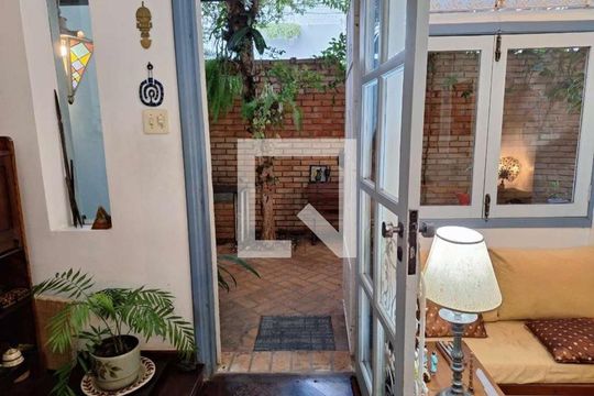 Casa à venda com 3 quartos, 270m² em Vila Olímpia, São Paulo