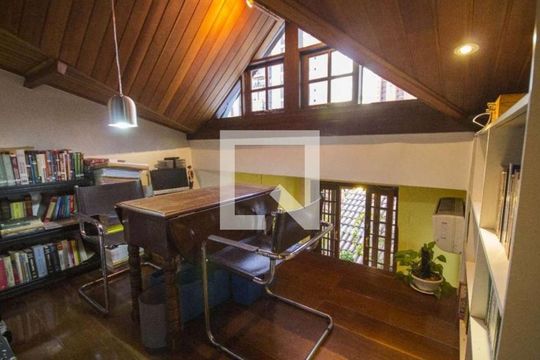 Escritório de casa à venda com 3 quartos, 270m² em Vila Olímpia, São Paulo