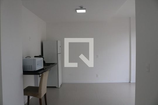 Sala/Cozinha de kitnet/studio à venda com 1 quarto, 38m² em Jardim Vera Cruz, São Paulo