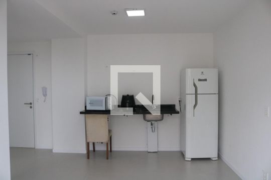Sala/Cozinha de kitnet/studio à venda com 1 quarto, 38m² em Jardim Vera Cruz, São Paulo