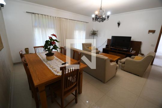 Sala de casa à venda com 4 quartos, 207m² em Vila Nogueira, Campinas