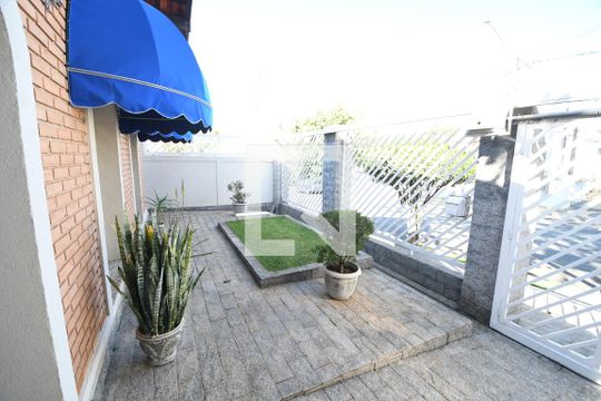 Área Externa de casa à venda com 4 quartos, 207m² em Vila Nogueira, Campinas