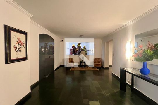 Hall de Entrada de apartamento para alugar com 3 quartos, 115m² em Jardim Paulista, São Paulo