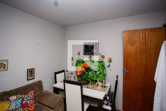 Sala de apartamento à venda com 2 quartos, 60m² em Conceição, Diadema