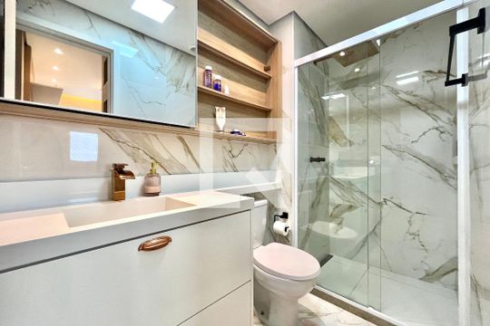 Banheiro da Suíte de apartamento à venda com 2 quartos, 64m² em Jardim Prudência, São Paulo