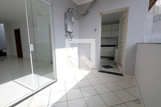 Varanda de casa à venda com 4 quartos, 300m² em Parque das Nações, Santo André