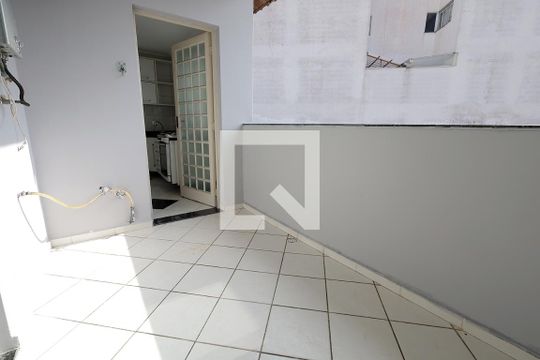 Varanda de casa à venda com 4 quartos, 300m² em Parque das Nações, Santo André