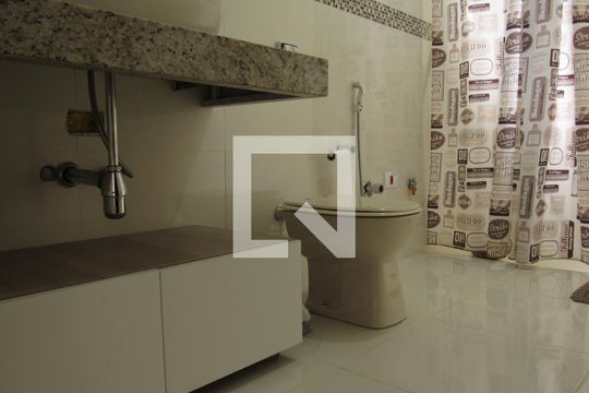 Banheiro da Suíte de casa à venda com 3 quartos, 175m² em Bela Vista, Osasco