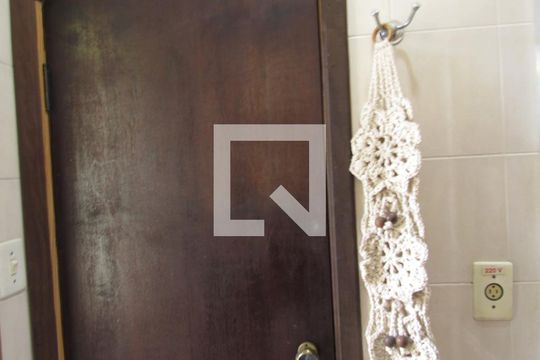 Banheiro Externo de casa à venda com 3 quartos, 175m² em Bela Vista, Osasco