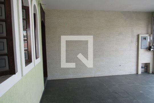 Garagem de casa à venda com 3 quartos, 175m² em Bela Vista, Osasco