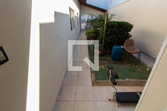 Área Externa de casa para alugar com 4 quartos, 315m² em Jardim Professora Tarcília, Campinas