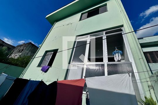 Quintal de casa para alugar com 3 quartos, 316m² em Jardim Munhoz, Guarulhos