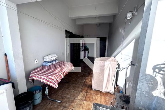 Área de Serviço de casa para alugar com 3 quartos, 316m² em Jardim Munhoz, Guarulhos