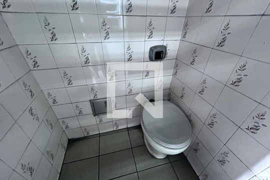 Lavabo 2 de casa à venda com 3 quartos, 316m² em Jardim Munhoz, Guarulhos