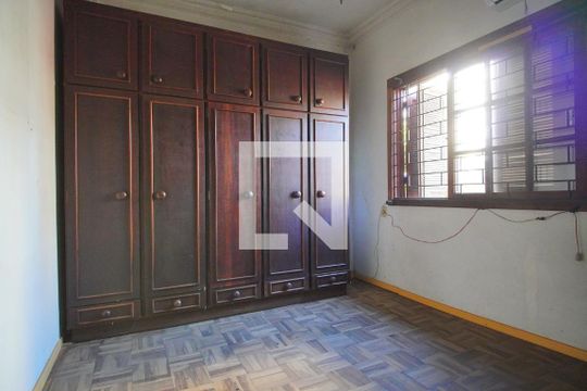 Quarto de casa à venda com 3 quartos, 120m² em São João, Porto Alegre