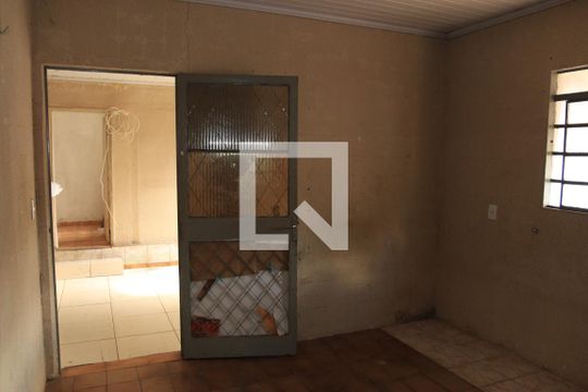 Quarto 1 de casa para alugar com 2 quartos, 40m² em Jardim Novo Mundo, Goiânia