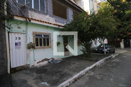 Fachada de casa de condomínio à venda com 2 quartos, 146m² em Vila Kosmos, Rio de Janeiro