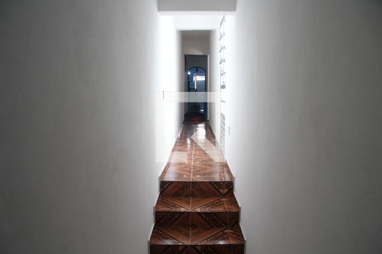Corredor de casa à venda com 3 quartos, 157m² em Jardim Divinolandia, Guarulhos