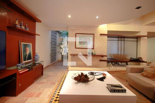 Sala  2 de casa à venda com 4 quartos, 460m² em Belvedere, Belo Horizonte