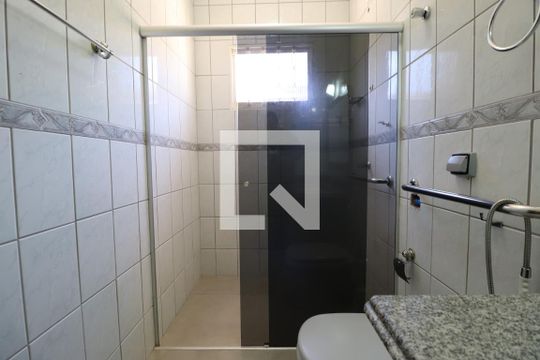 Casa para alugar com 5 quartos, 220m² em Santa Mônica, Uberlândia