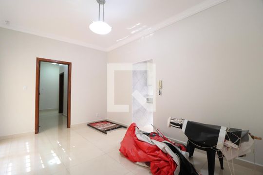 Casa para alugar com 5 quartos, 220m² em Santa Mônica, Uberlândia
