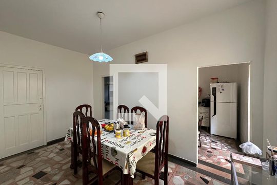 Casa à venda com 2 quartos, 180m² em Bonfim, Belo Horizonte