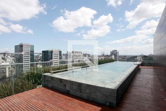 Área Comum - Piscina de kitnet/studio à venda com 1 quarto, 38m² em Auxiliadora, Porto Alegre