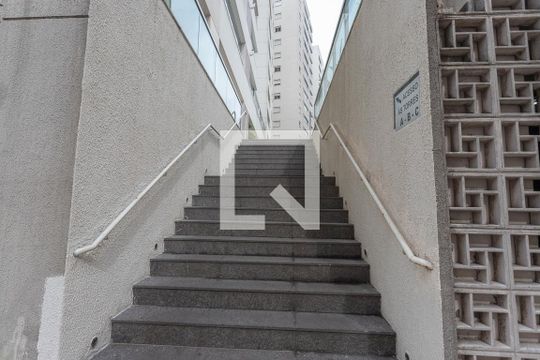 Escada de apartamento à venda com 3 quartos, 105m² em Centro, Diadema