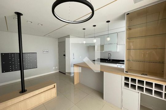 Sala de apartamento para alugar com 3 quartos, 74m² em Gramado, Cotia