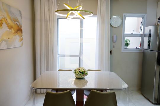 Sala de casa de condomínio à venda com 2 quartos, 60m² em Jaguaribe, Osasco