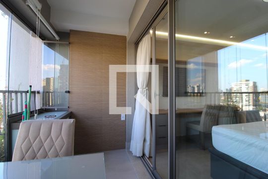 Varanda de kitnet/studio para alugar com 1 quarto, 30m² em Indianópolis, São Paulo