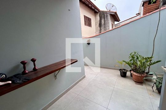 Churrasqueira de casa à venda com 3 quartos, 181m² em Jardim Santa Clara, Guarulhos