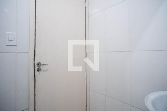 Banheiro de apartamento à venda com 2 quartos, 46m² em Vila Euthalia, São Paulo
