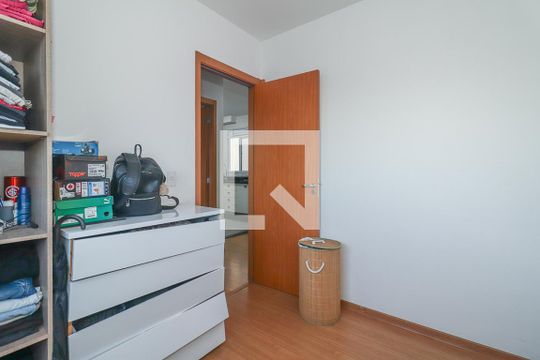 Quarto 2 de apartamento à venda com 2 quartos, 44m² em Rubem Berta, Porto Alegre