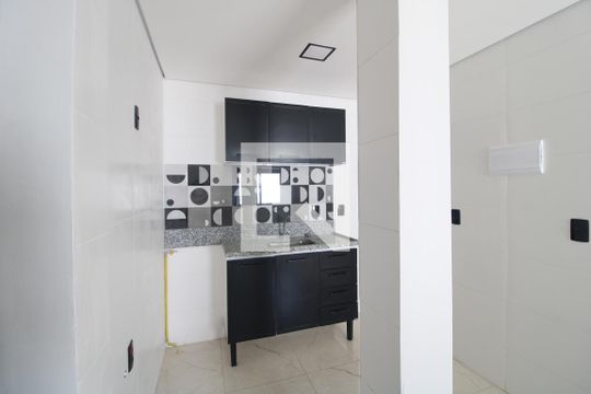 Cozinha de apartamento para alugar com 1 quarto, 28m² em Socorro, São Paulo