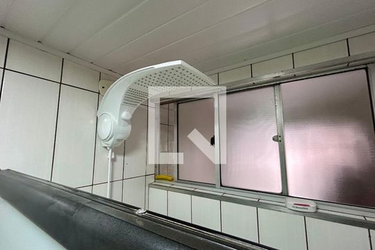 Banheiro de apartamento à venda com 2 quartos, 56m² em Jardim Vila Galvao, Guarulhos