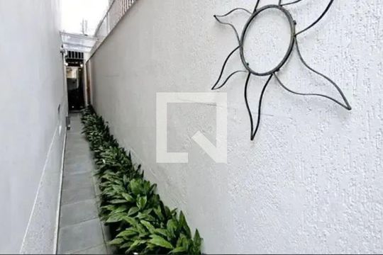 Quintal de casa à venda com 2 quartos, 250m² em Itaim Bibi, São Paulo