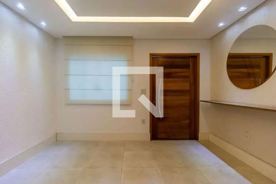 Sala de casa à venda com 2 quartos, 200m² em Cidade Patriarca, São Paulo